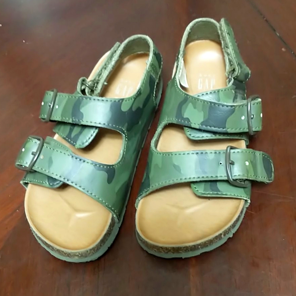 Baby Gap Toddler Boys 9-10 Camo Sandals